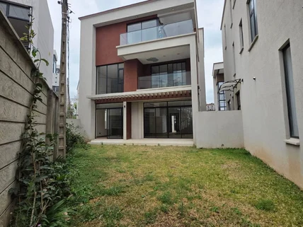 5-bedroom Townhouse for sale in Lavington, Nairobi