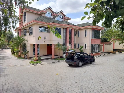 5-bedroom Villa for sale in Thome, Roysambu