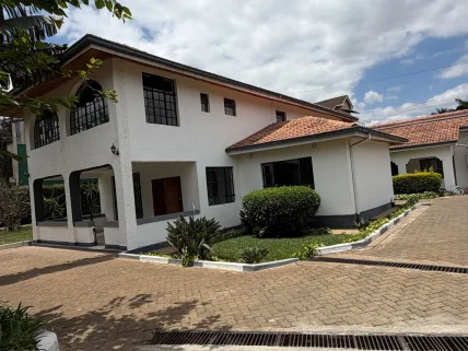 4-bedroom Villa for rent in Thome, Roysambu